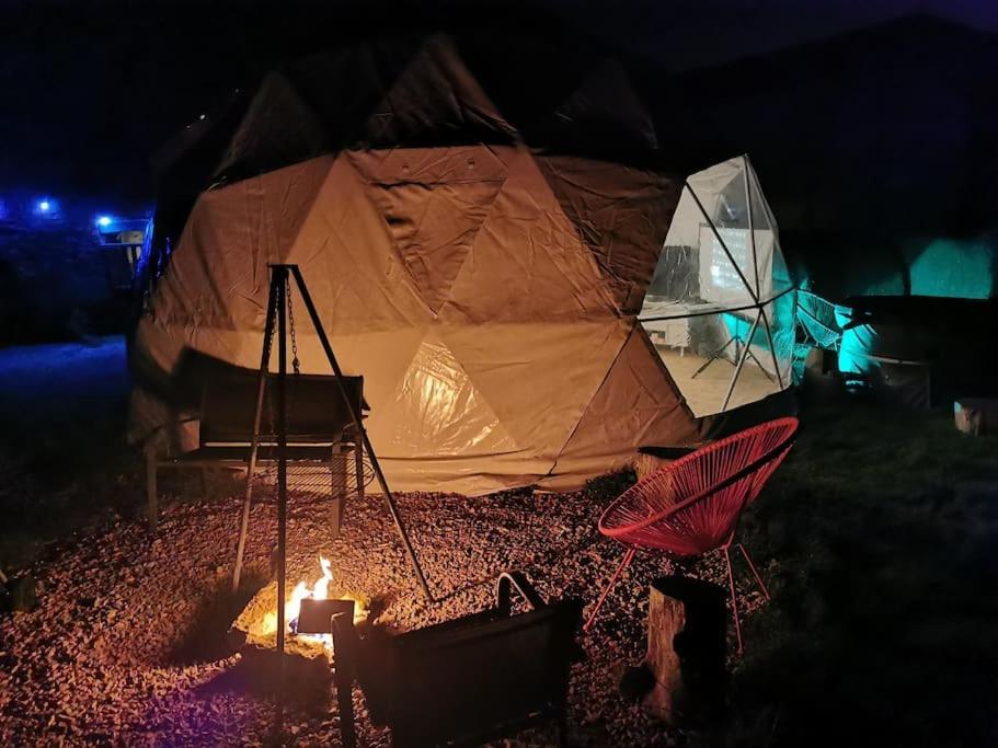 Lincoln Star Dome, Hot Tub, Bbq Apartment Langworth Exterior photo